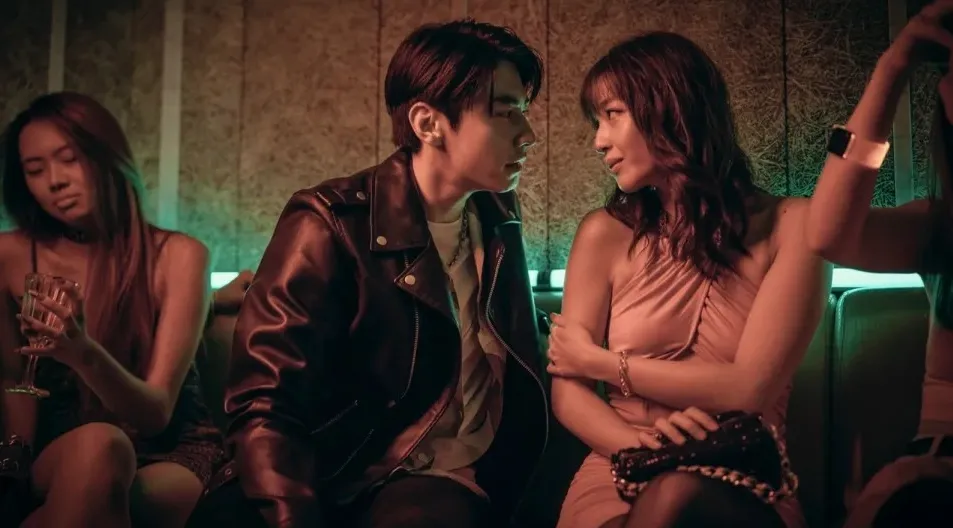 khi-su-that-doi-dau-voi-quyen-luc-trong-gioi-giai-tri